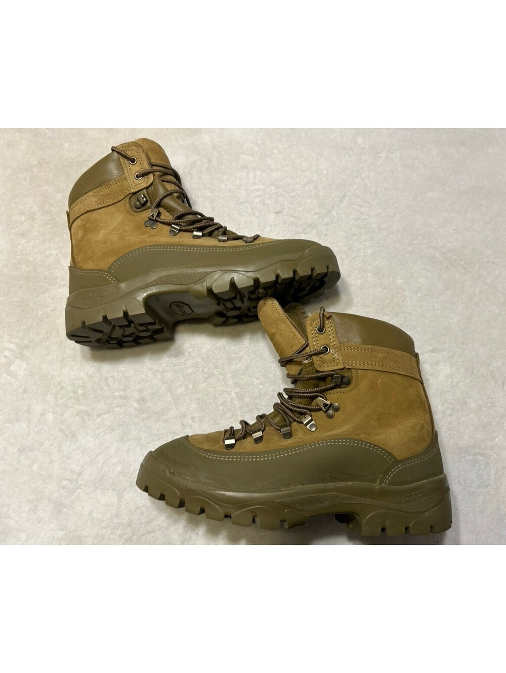 Belleville MCB 950 Boots Men’s 10 R GoreTex Vibram Mountain Combat Hiking USA